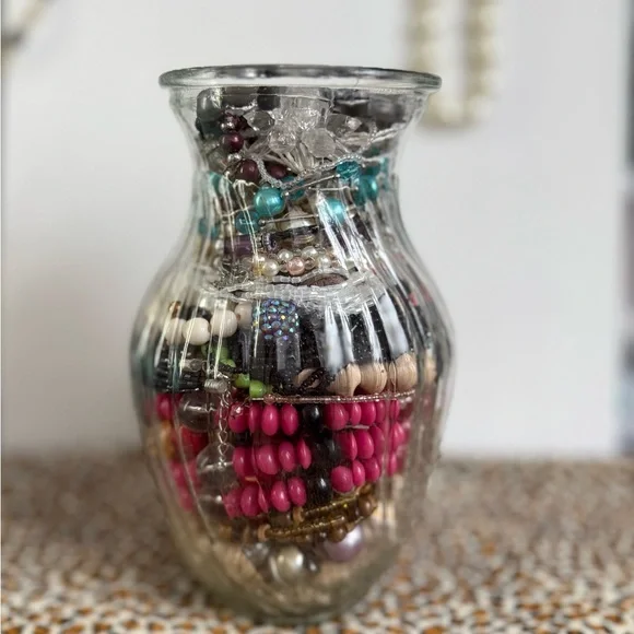 Total 3.4 Lb (Including glass Jar) Mostly Beaded Jewelry Scraps pcs Mystery Lot - Picture 10 of 11